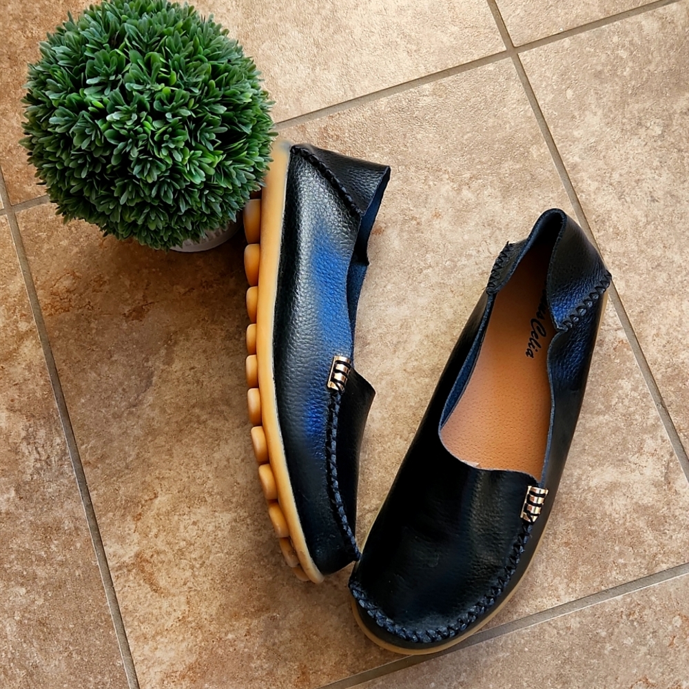 Womens comfort walking flat